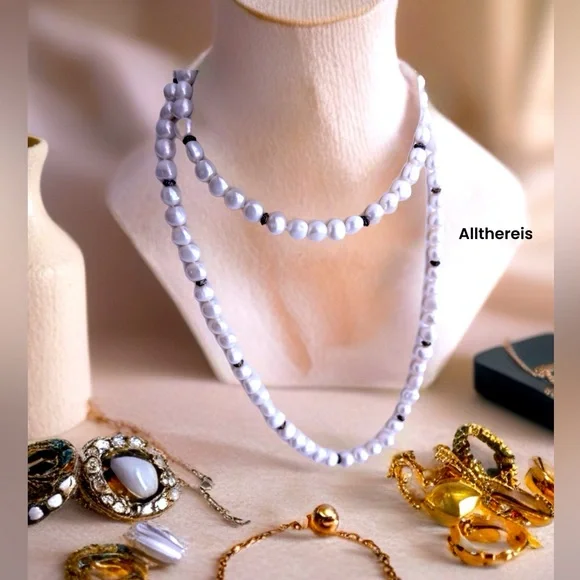 🎉Pearl strand necklace HOST PICK!🎉 - Picture 5 of 16